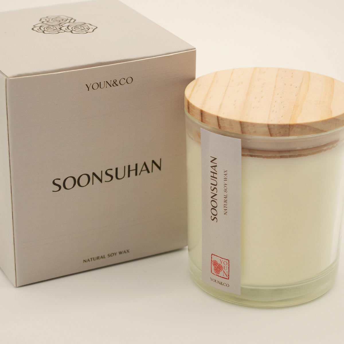 Soonsuhan candle with its gift box